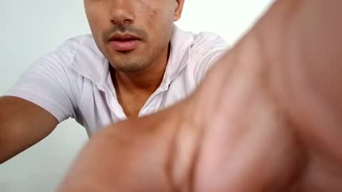 Snapshot of dayner_r chatting on July 25, 4:37 pm dayner_r online show from July 25, 4:37 pm