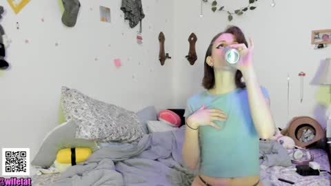 Snapshot of days_y chatting on January 30, 7:18 am days_y online show from January 30, 7:18 am