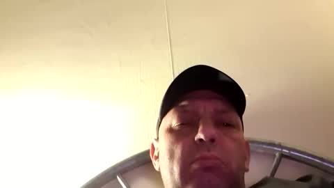 Snapshot of dazzaboxer chatting on November 15, 1:25 am dazzaboxer online show from November 15, 1:25 am