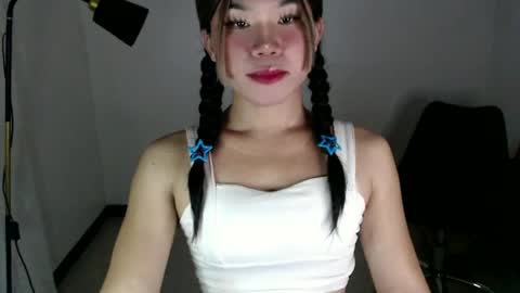Snapshot of dazzzlingcarol chatting on June 30, 10:27 am dazzzlingcarol online show from June 30, 10:27 am