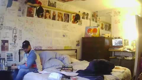 Snapshot of dbeamon92 chatting on January 31, 8:07 pm dbeamon92 online show from January 31, 8:07 pm