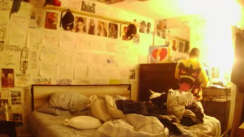 Snapshot of dbeamon92 chatting on February 3, 10:53 am dbeamon92 online show from February 3, 10:53 am