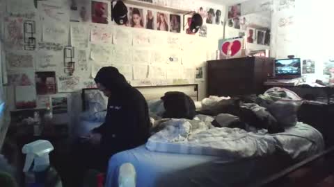 Snapshot of dbeamon92 chatting on February 6, 12:19 pm dbeamon92 online show from February 6, 12:19 pm