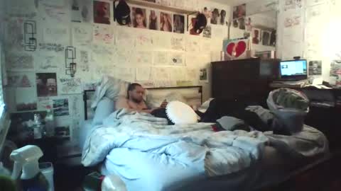 Snapshot of dbeamon92 chatting on February 7, 2:21 pm dbeamon92 online show from February 7, 2:21 pm