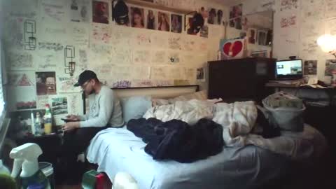 Snapshot of dbeamon92 chatting on February 8, 4:21 pm dbeamon92 online show from February 8, 4:21 pm