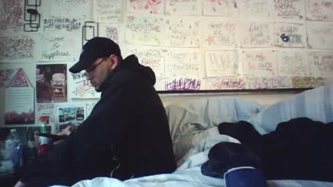 Snapshot of dbeamon92 chatting on February 10, 6:01 pm dbeamon92 online show from February 10, 6:01 pm