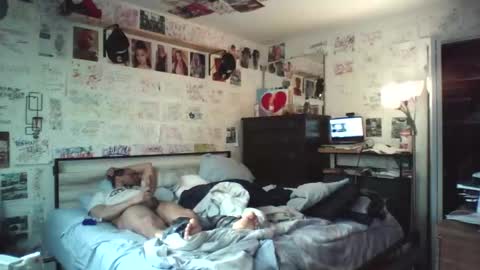 Snapshot of dbeamon92 chatting on February 12, 1:17 pm dbeamon92 online show from February 12, 1:17 pm