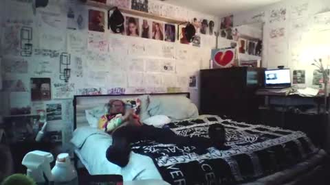 Snapshot of dbeamon92 chatting on February 16, 8:49 pm dbeamon92 online show from February 16, 8:49 pm