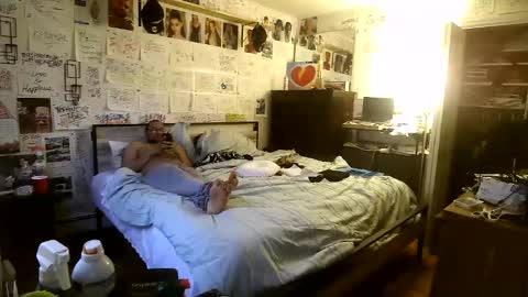 Snapshot of dbeamon92 chatting on February 18, 1:40 pm dbeamon92 online show from February 18, 1:40 pm