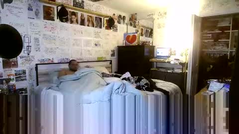 Snapshot of dbeamon92 chatting on February 20, 10:49 am dbeamon92 online show from February 20, 10:49 am