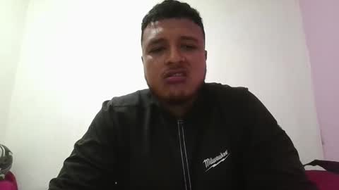 Snapshot of dc333777 chatting on February 25, 10:19 pm dc333777 online show from February 25, 10:19 pm