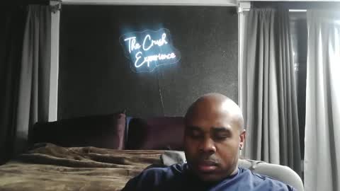 Snapshot of dcrush76 chatting on December 18, 7:36 am DCrush online show from December 18, 7:36 am