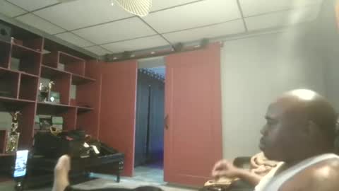 Snapshot of dcrush76 chatting on February 14, 7:28 am DCrush online show from February 14, 7:28 am