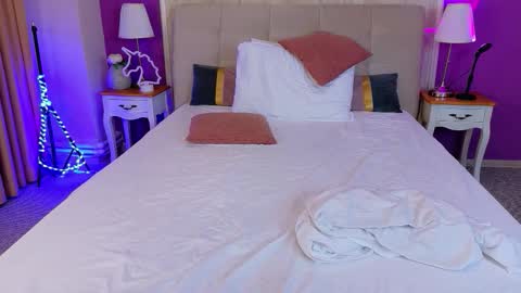 Shari online show from February 9, 5:33 am