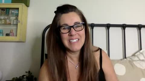 DDMolly online show from January 2, 8:02 pm