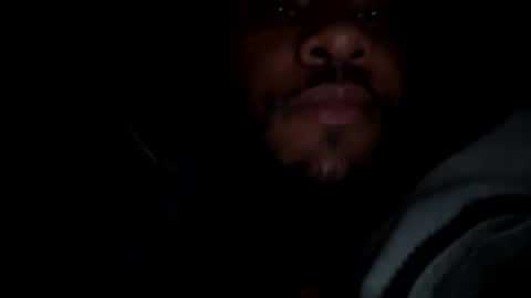 Snapshot of dealwithit805747 chatting on December 5, 9:39 am dealwithit805747 online show from December 5, 9:39 am