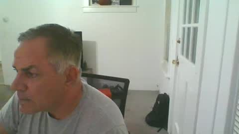 Snapshot of deano2nyc chatting on December 29, 7:17 am Deano DILF online show from December 29, 7:17 am