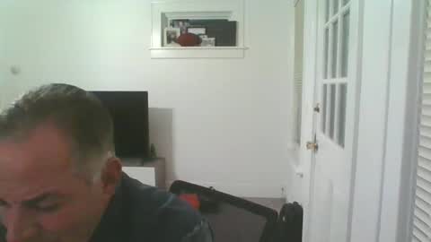 Snapshot of deano2nyc chatting on December 31, 3:55 am Deano DILF online show from December 31, 3:55 am