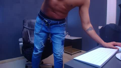 Snapshot of deanthorn chatting on January 12, 11:48 am DeanThorn online show from January 12, 11:48 am