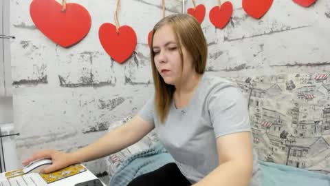 Holly online show from May 27, 1:24 am