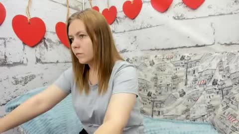 Holly online show from May 29, 1:14 am