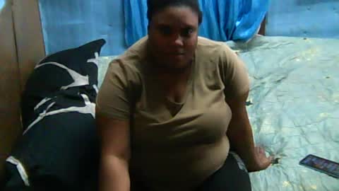 dearvriesbertha online show from July 8, 11:15 am