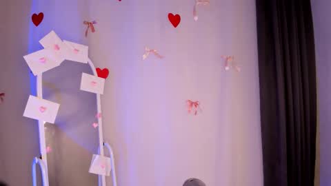 deb_moore online show from February 20, 6:26 am