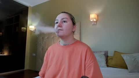 Debbie Mon Tue Fri Sun Sat GMT 3 1000am - 0400pm  online show from December 24, 7:00 pm