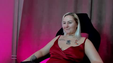 Debbie Mon Tue Fri Sun Sat GMT 3 1000am - 0400pm  online show from December 25, 6:09 pm