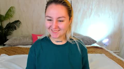 Debbie Mon Tue Fri Sun Sat GMT 3 1000am - 0400pm  online show from October 13, 5:13 pm