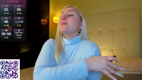 Debbie Mon Tue Fri Sun Sat GMT 3 1000am - 0400pm  online show from March 19, 4:55 pm