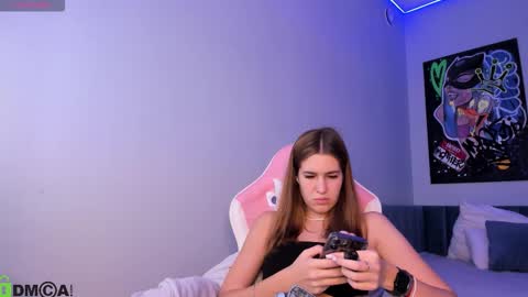 Snapshot of debbie_wools chatting on September 24, 10:35 pm Jennifer online show from September 24, 10:35 pm