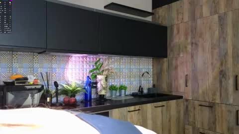 Eva online show from March 2, 6:04 pm