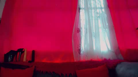 deboragill online show from April 1, 9:01 pm