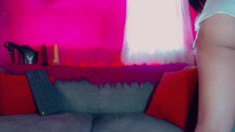 deboragill online show from April 13, 7:41 pm