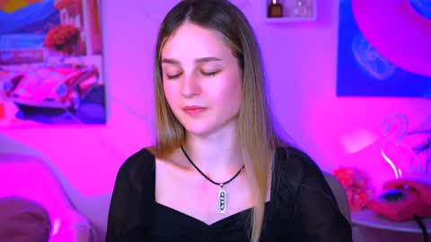 Snapshot of deboralarson chatting on January 21, 7:15 am Debora online show from January 21, 7:15 am