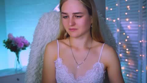 Snapshot of deboralarson chatting on September 25, 7:12 am Debora online show from September 25, 7:12 am