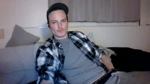 Snapshot of dee4dayz19 chatting on February 8, 5:00 am Dee4dayz online show from February 8, 5:00 am