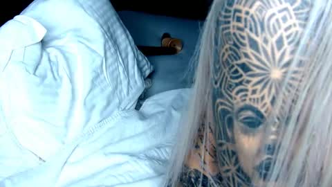   Tikhomirov old usersname    Instagram- tikhomirovandreea17 Twitter DeeaOfficial17  online show from December 10, 4:06 pm