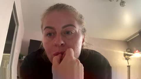 deean12 online show from March 27, 1:22 pm