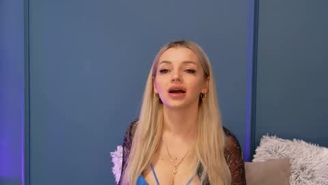 Snapshot of deeavip chatting on February 14, 6:43 am DeeaVIP online show from February 14, 6:43 am