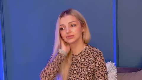 DeeaVIP online show from March 6, 6:10 am