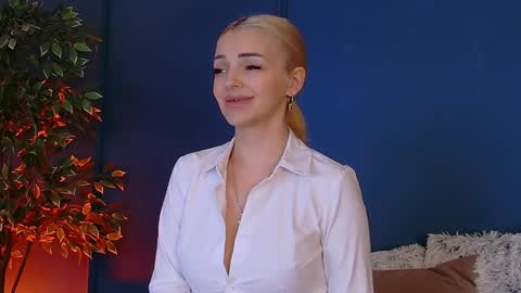 DeeaVIP online show from April 3, 5:27 am