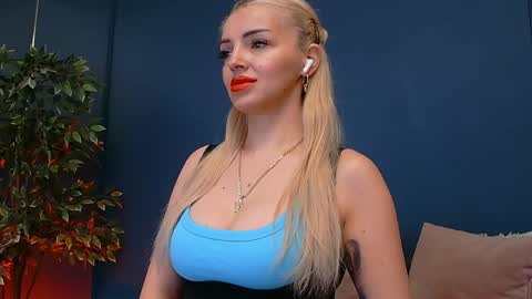 DeeaVIP online show from April 11, 5:45 am