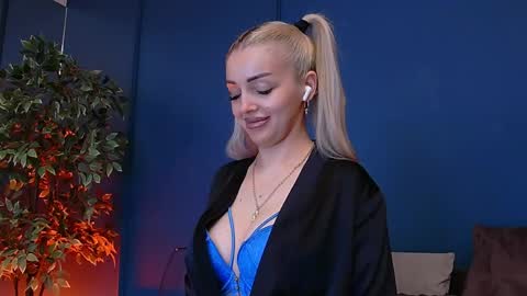 DeeaVIP online show from April 17, 5:10 am