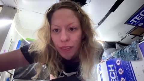 Snapshot of deedeejhonson32 chatting on July 20, 6:21 pm deedeejhonson32 online show from July 20, 6:21 pm