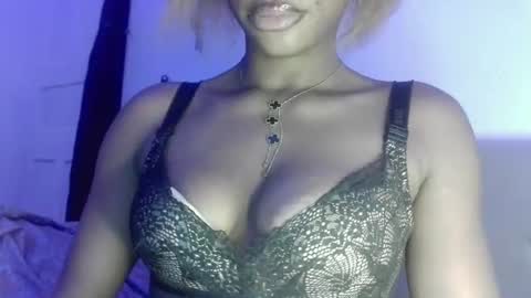 Snapshot of deeny24 chatting on July 19, 3:38 pm deeny24 online show from July 19, 3:38 pm