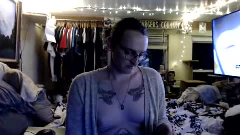 Snapshot of deep_hole_girl chatting on May 18, 4:07 am deep_hole_girl online show from May 18, 4:07 am