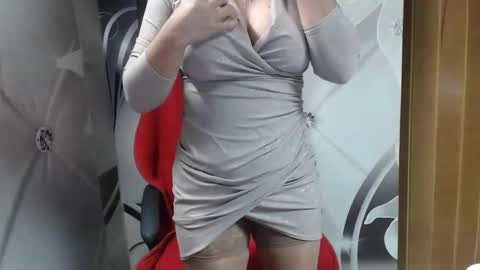 Snapshot of deepintoyourmind chatting on March 16, 2:50 am hi guys i m a cute milf i m here for good time and nice people pls be respectfool and enjoy me online show from March 16, 2:50 am