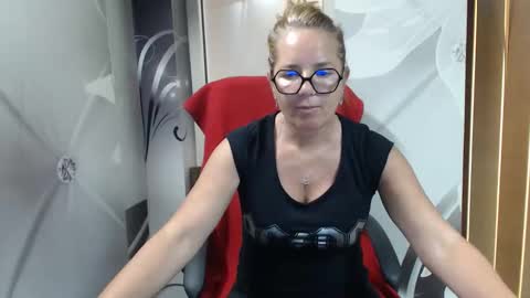 Snapshot of deepintoyourmind chatting on May 25, 7:47 am hi guys i m a cute milf i m here for good time and nice people pls be respectfool and enjoy me online show from May 25, 7:47 am